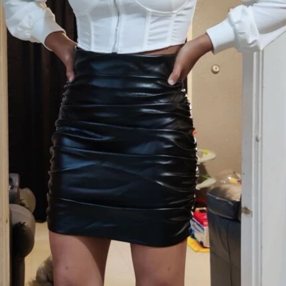 ❌SOLD Pleather skirt